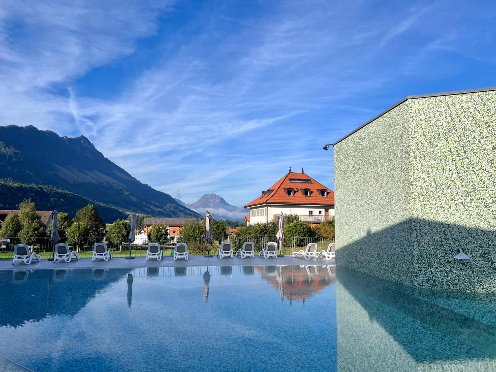 Hotel Cailler & Bains De La Gruyere Charmey Bagian luar foto