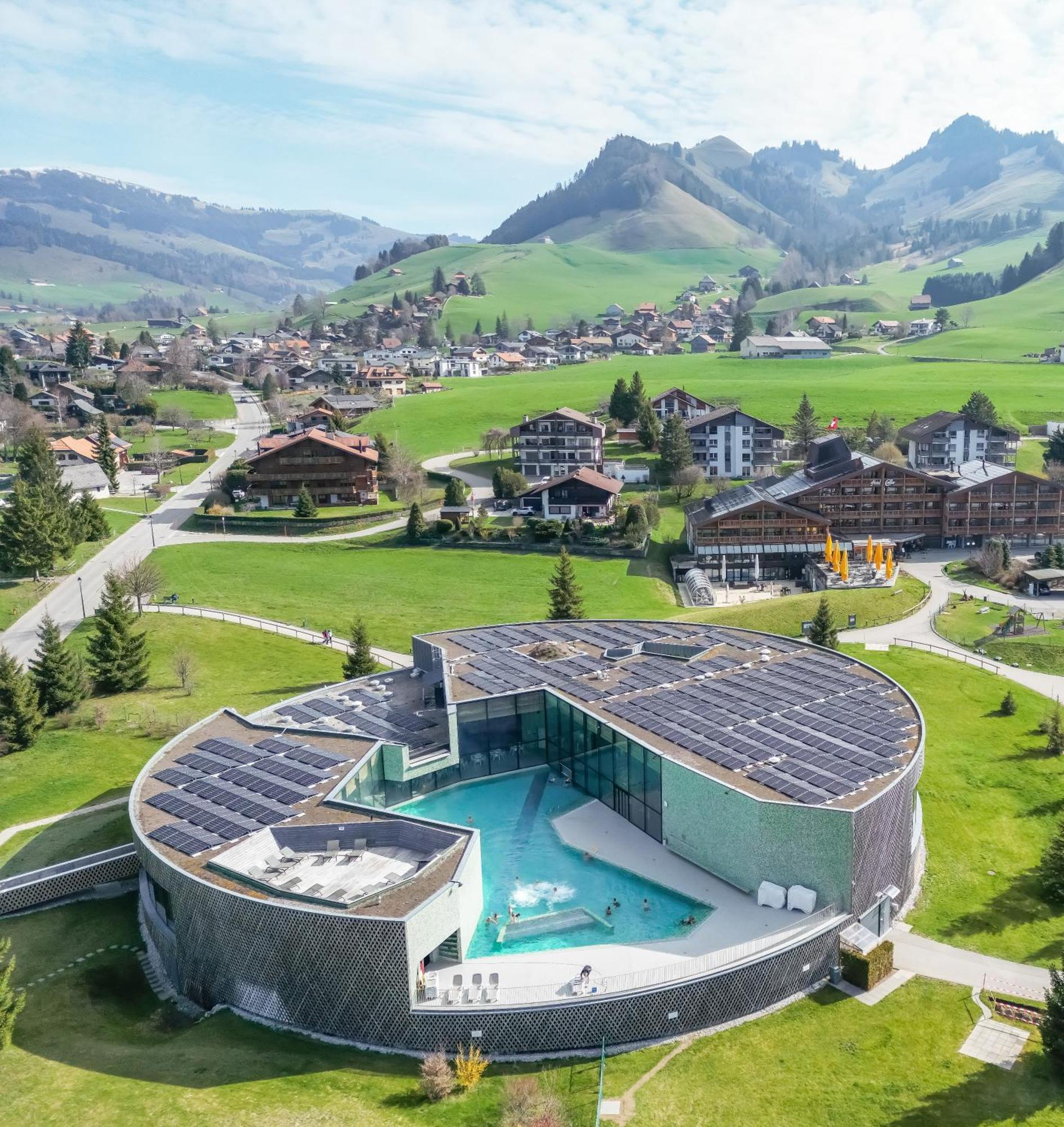 Hotel Cailler & Bains De La Gruyere Charmey Bagian luar foto