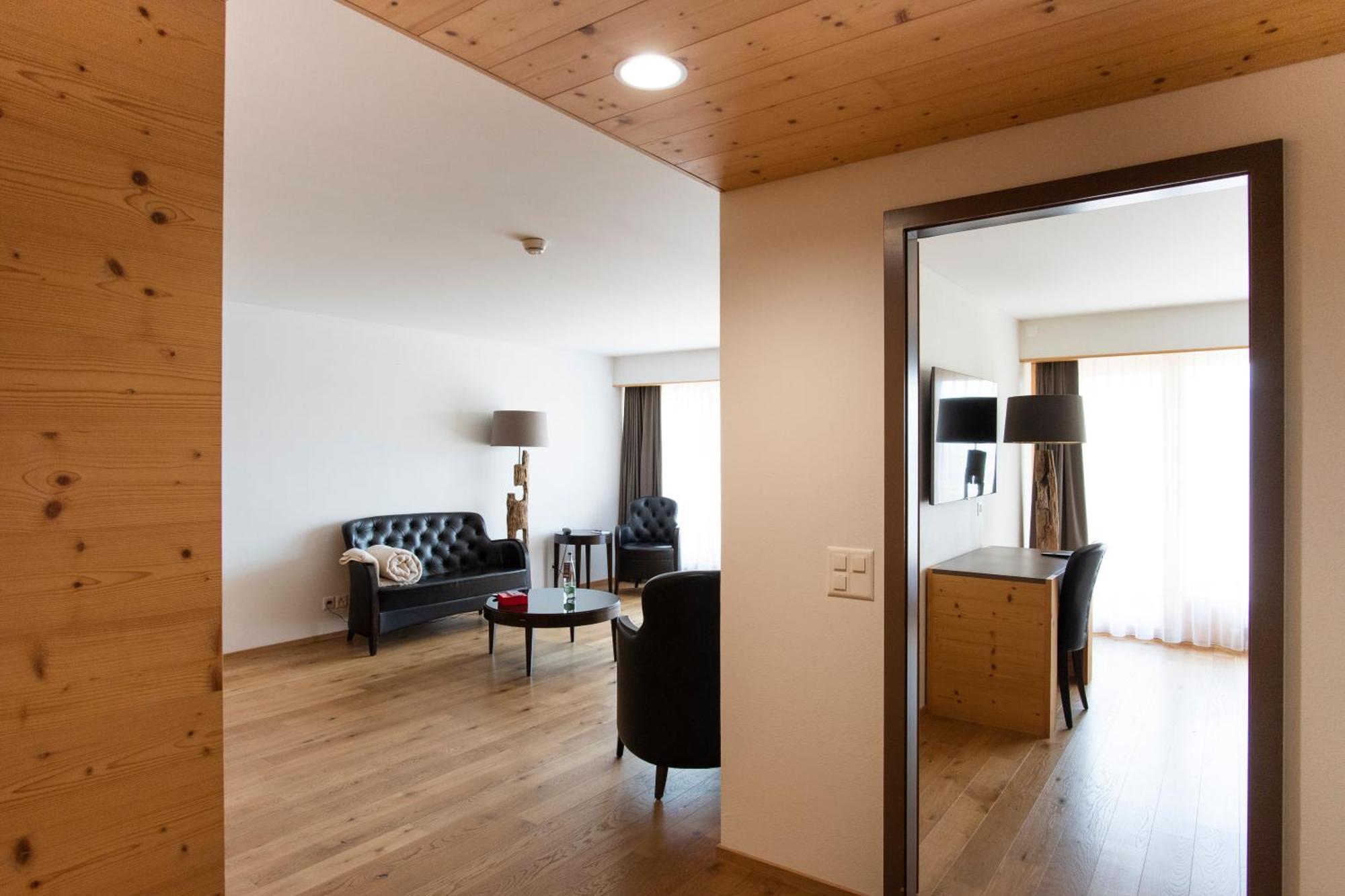 Hotel Cailler & Bains De La Gruyere Charmey Bagian luar foto